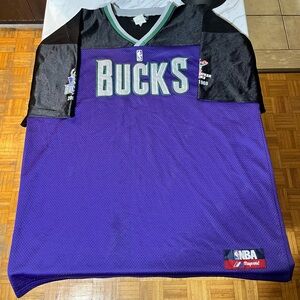 VTG Milwaukee Bucks Jersey Mens XXL Purple Short Sleeves NBA